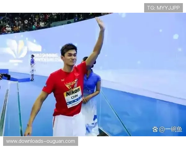孙杨在全国游泳锦标赛4×100米自由泳接力预赛中以49秒68成绩领跑全场